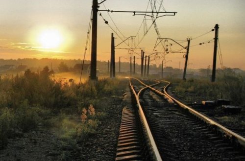 Bakıda 22 yaşlı oğlanı qatar vurdu