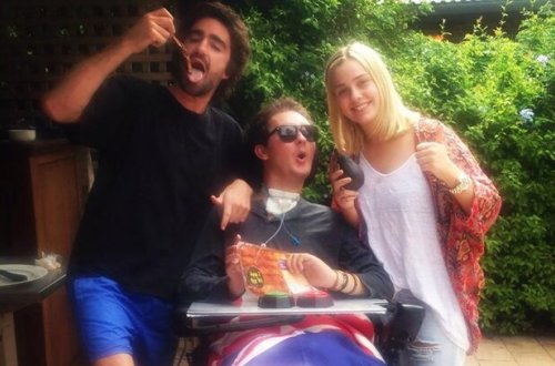 İlbiz yedi, 3 il komada qaldı – BƏDƏNİNDƏ QURDLAR YARANDI