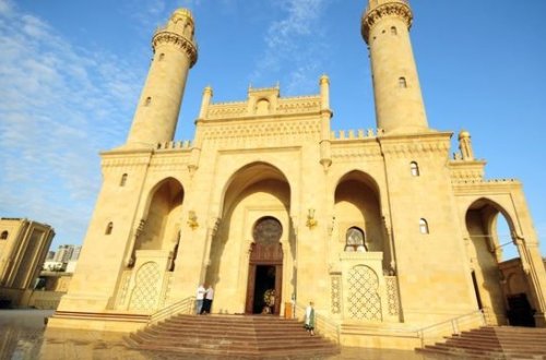 В мечетях Азербайджана совершили праздничный намаз