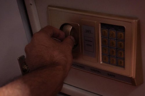 В Баку задержан похититель сейфа с деньгами