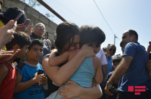 Zəhra Bağırzadə ailəsi ilə (FOTO/VİDEO)