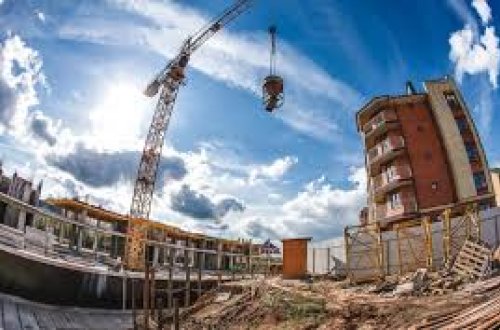 Masazırda 23 yaşlı fəhlə hündürmərtəbəli binadan yıxılıb