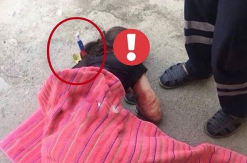 Bakıda qadın küçənin ortasında bıçaqlandı - özünü tanımadığı həyətə salıb, can verdi