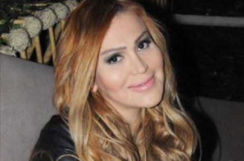 Rəqsanə çılpaq bədənini balışla gizlətdi — FOTO