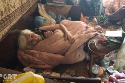 В Сумгайыте из квартиры вывезли десятки килограммов мусора - ВИДЕО