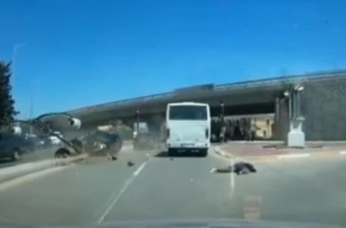 В Хырдалане автомобиль сбил попрошайку - ВИДЕО