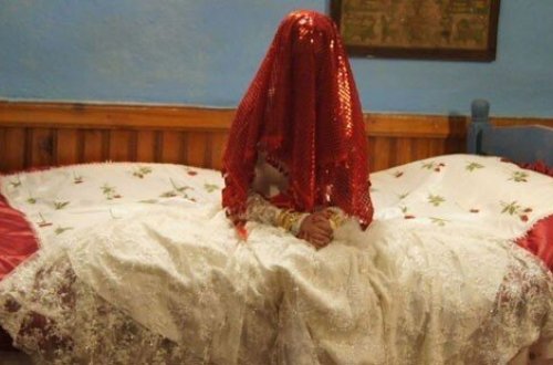 12 yaşlı azərbaycanlı qızı aldadıb Gürcüstana apardılar, məcbur ərə verdilər - Fotolar