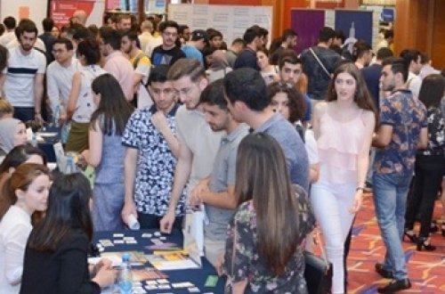 “Nar” tələbələrin karyera qurmalarına dəstək olmaqda davam edir