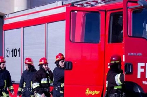 В Баку произошел пожар, погибла маленькая девочка