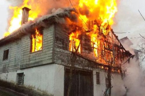 Bakıda yanğın: bir yaşlı körpə öldü