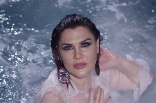 Певица Хатун опубликовала видео в узком платье - ВИДЕО