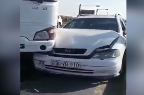 В Сумгайыте пассажирский автобус совершил ДТП - ВИДЕО