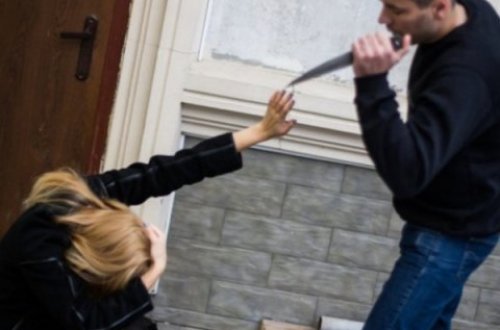 Ər arvadını öldürüb qaçdı