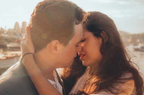 Gənc qız sevgilisi ilə öpüşəndən dərhal sonra öldü - ƏCAİB SƏBƏB