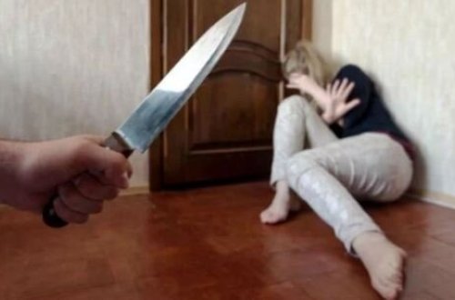 Abşeronda kişi keçmiş arvadını alimentə görə oldürmək istədi — MƏHKƏMƏ