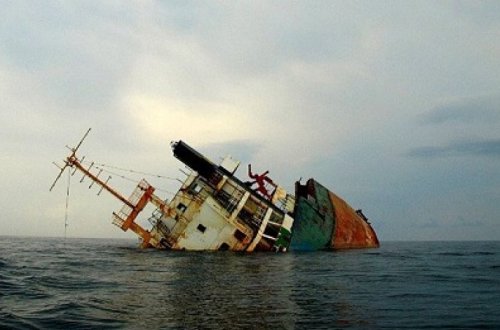 Затонуло судно с нелегальными мигрантами