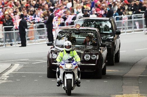 Şahzadənin konvoyu yaşlı qadını vurdu