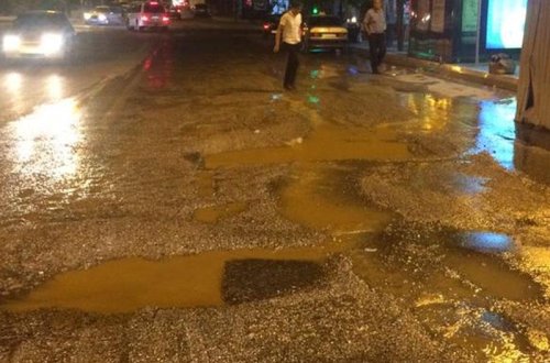 Bakının mərkəzi küçəsində biabırçı mənzərə - VİDEO