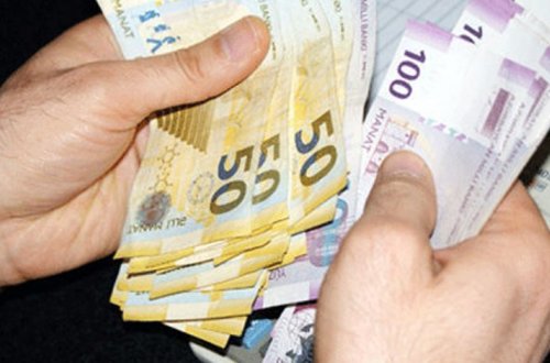 В Азербайджане повышены оклады служебного персонала Минналогов