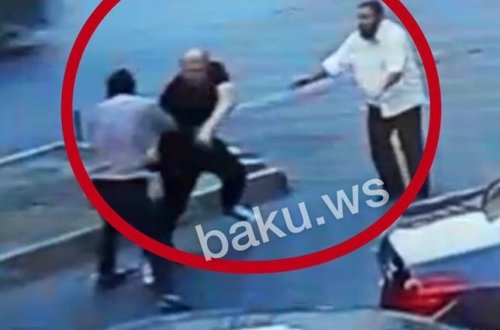 Bakıda qanlı hesablaşma – Küçədə kişini belə bıçaqladılar – VİDEO
