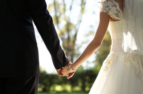 Умирающий отец исполнил последнее желание и отвел дочь к алтарю