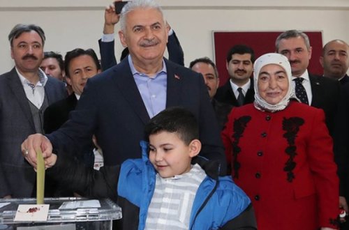 Binəli Yıldırım səs verdi, İstanbul əhalisindən halallıq istədi