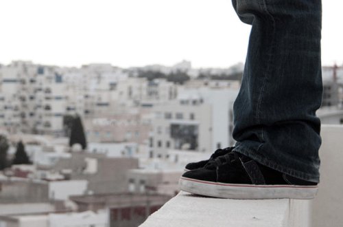 Bakıda oğlan bacısına görə özünü 12-ci mərtəbədən atdı – DƏHŞƏTLİ GÖRÜNTÜLƏR – VİDEO