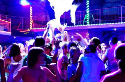 Драка в ночном клубе в Баку, есть пострадавший