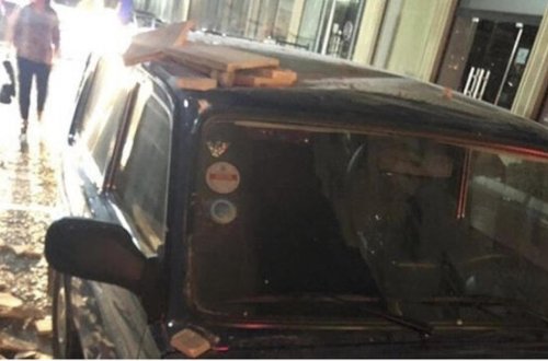 Bakıda DƏHŞƏT - Göydən daş 