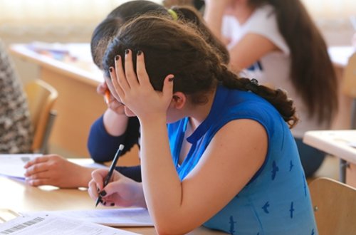 Bakıda tələbələr imtahan suallarını oğurladı - Nəticələr ləğv olundu