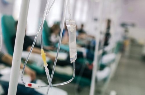 Tibb bacısı xəstə uşağı yatağa bağladı- uşağın yalvarışı ÜRƏK DAĞLADI - VİDEO