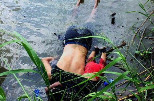 Daha bir təsirli FOTO - Ata ilə 23 aylıq qızının cəsədi tapıldı