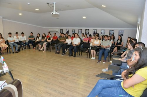 “Diplomatiya Akademiyası” layihəsi çərçivəsində ikinci görüş keçirilib