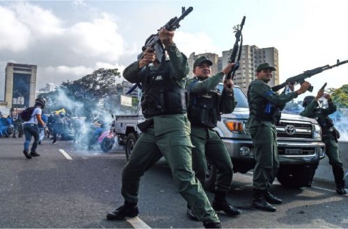 Daha bir ölkədə hərbi ÇEVRİLİŞƏ CƏHD: Əsgərlər GÜLLƏLƏNDİ