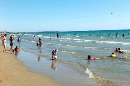 Çimərlikdə qanunsuz pul yığanlara qarşı mübarizə başladı - şlaqbaumlar sökülür