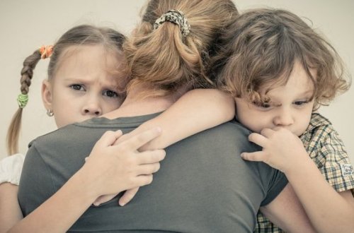 Мать с двумя детьми пропала без вести