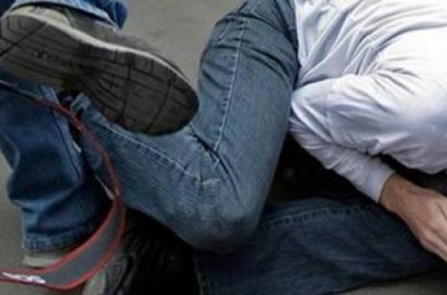 Bakıda gənc oğlanı ölümünə döyüb yolun kənarına atdılar – QORXUNC GÖRÜNTÜLƏR -VİDEO