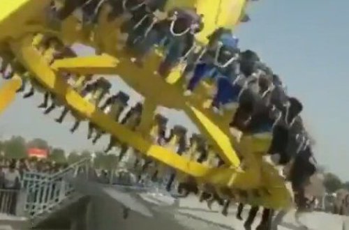 Nəhəng attraksion BİR ANDA QIRILDI - Xəsarət alanlar var / VİDEO