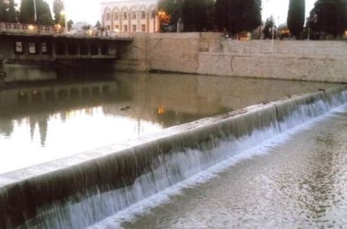 Gəncədə 4 yaşlı uşaq körpüdən çaya düşdü – FHN AXTARIŞA BAŞLADI