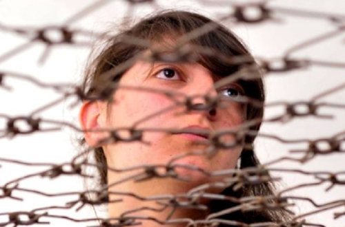 Qardaşı tərəfindən zorlandığını iddia edən qız bakirə çıxıb - “Qusarlı qız”ın əsl hekayəti