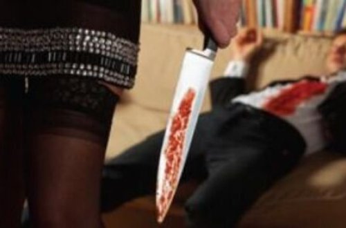 Azərbaycanda QANDONDURAN OLAY! Atasının qanını tökən gənc qız...