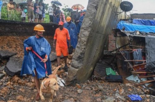 В Индии шесть человек погибли при прорыве дамбы, 18 пропали без вести