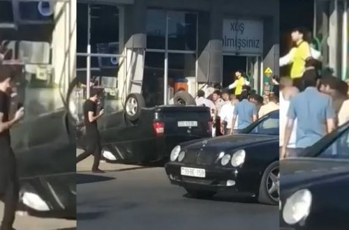Bakıda sərxoş sürücü maşını aşırdı - VİDEO