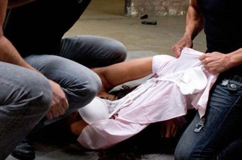 ÖLKƏ ŞOKDA! 4 qardaş müəllimləri ilə birlikdə 16 yaşlı qızı zorladı