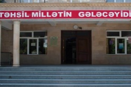 83 saylı məktəb -liseydə müavin 