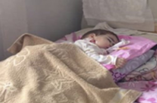 7 aylıq körpəyə nəcisindən dəhşətli infeksiya bulaşdı – VƏZİYYƏTİ AĞIRDIR