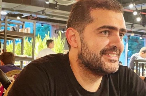 Tunar oğluna hədiyyə bantı vurdu - 