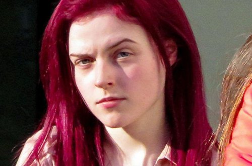 Qız keçmiş sevgilisini döyüb, alçaldıcı hərəkətlər etdi - FOTO