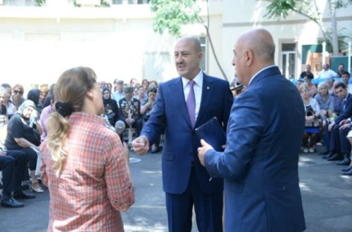 Nəsimi rayon İcra Hakimiyyətinin başçısı sakinlərin müraciətlərini dinləmişdir – FOTO