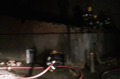 В Гяндже пьяный мужчина сжег свой дом